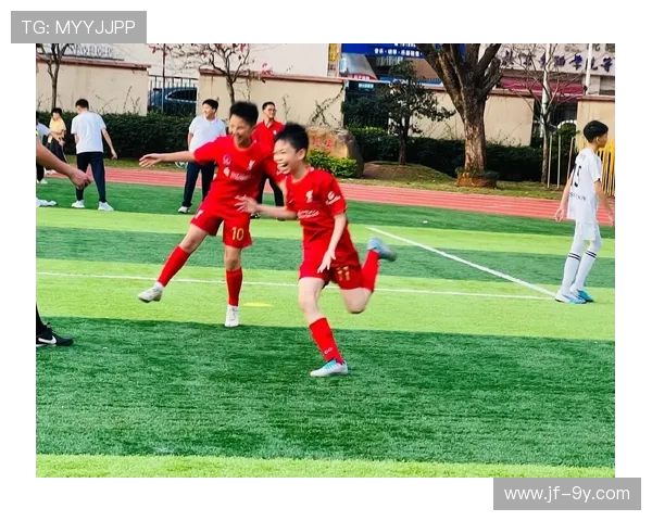 围绕镇江官塘分校校园足球发展的实践与展望探索路径与策略研究探