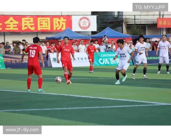 燃情绿茵瞬间凝聚足球激情演绎赛场热血荣耀时刻 燃情绿茵瞬间凝聚足球激情演绎赛场热血荣耀时刻